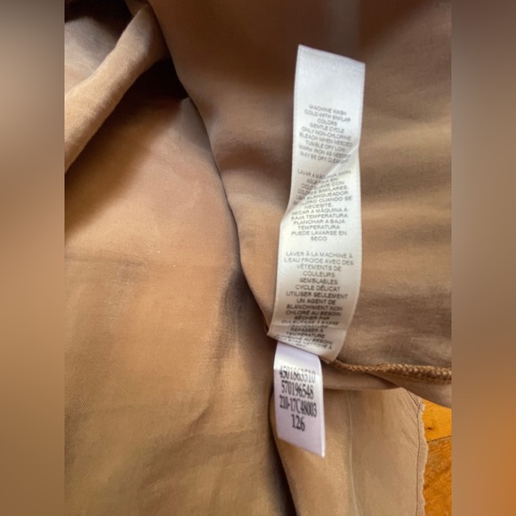 Chico’s Long Sleeve Silky Button Down Shirt 💛 - Picture 9 of 12